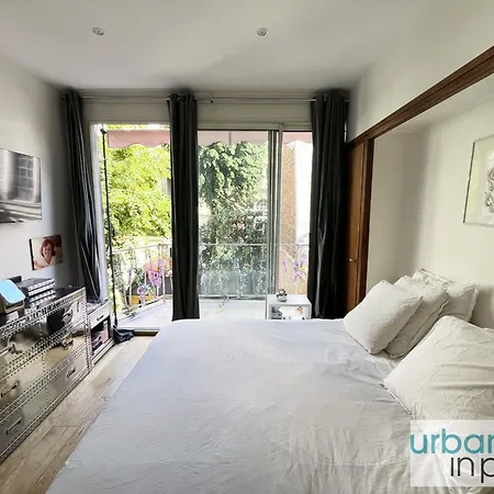 Urban Flat 27 - Beautiful In Center Of