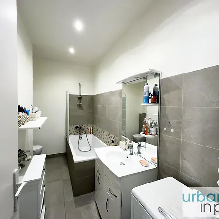 Urban Flat 27 - Beautiful In Center Of *