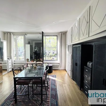 Urban Flat 27 - Beautiful In Center Of